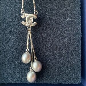 neckless with real pearls
